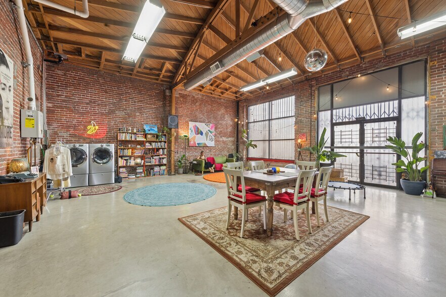 More Photos Of 6215 S San Pedro St, Los Angeles Mixed Retail For Sale