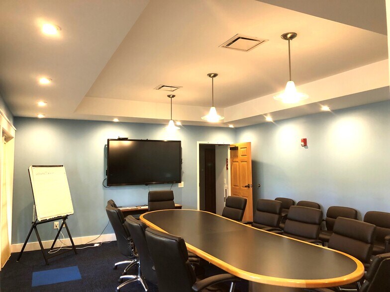 More Photos Of 400 Whitney Rd, Penfield Office For Lease