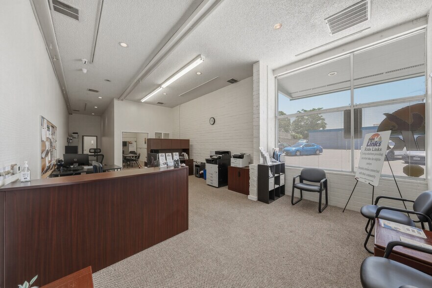 More Photos Of 14420 Lakeshore Dr, Clearlake Office For Sale
