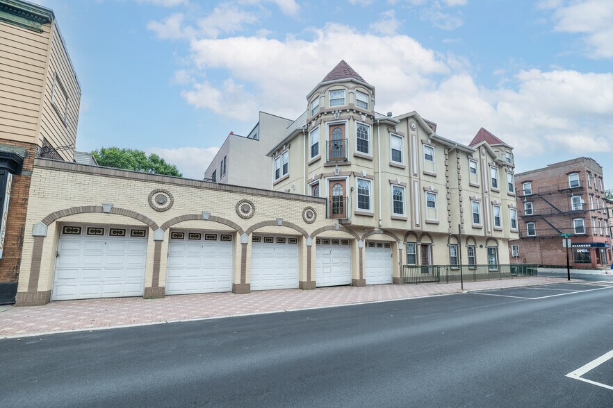 More Photos Of 600 Grand St, Hoboken Office Residential For Sale