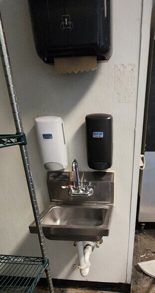 More Photos Of 2804 Quiet Plain Dr, San Antonio General Retail For Lease