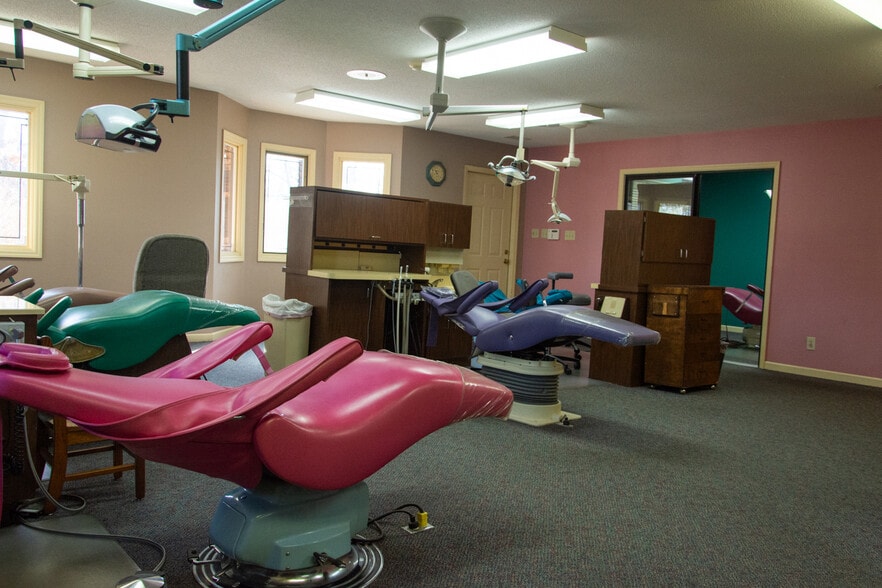 More Photos Of 1304 14th Ave SE, Decatur Medical For Sale