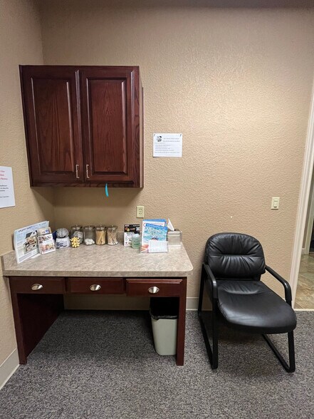 More Photos Of 1314 E Sonterra Blvd, San Antonio Office For Sale