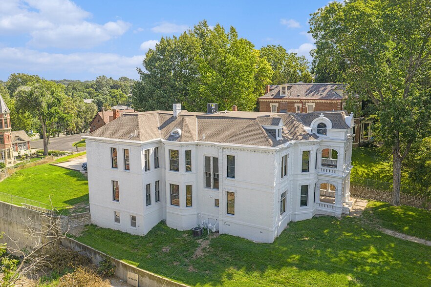 More Photos Of 1311 Francis St, Saint Joseph Multifamily For Sale