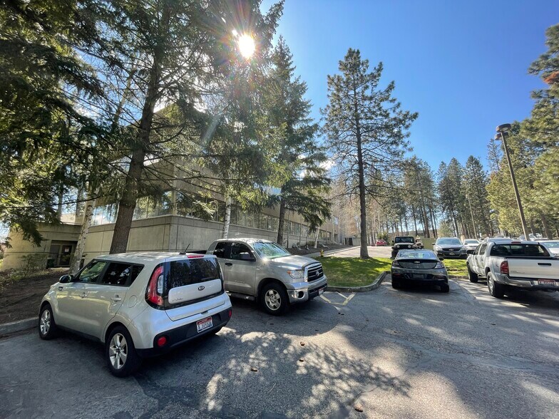 More Photos Of 6500 N Mineral Dr, Coeur d'Alene Office For Sale