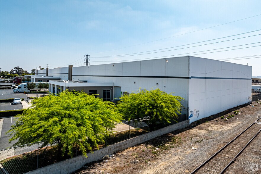 More Photos Of 10888 San Sevaine Way, Jurupa Valley Distribution For Lease