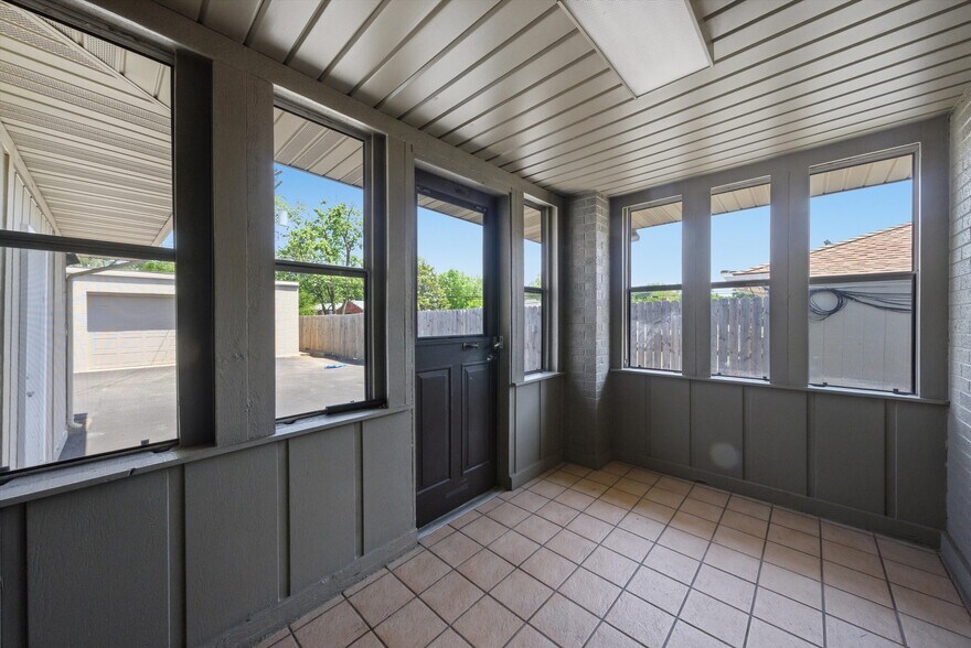 More Photos Of 2304 Plainfield Rd, Crest Hill Medical For Sale