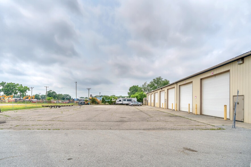More Photos Of , Elkhart Unknown For Sale