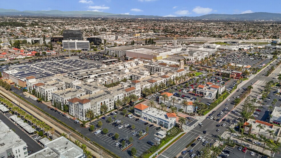 More Photos Of 7521-7631 Edinger Ave, Huntington Beach Apartments For Lease