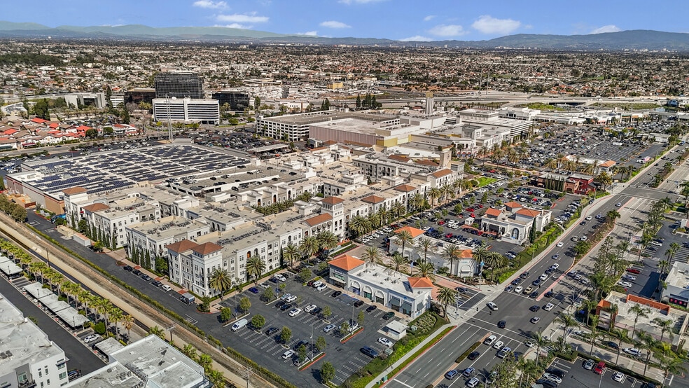 More Photos Of 7631-7631 Edinger Ave, Huntington Beach Apartments For Lease