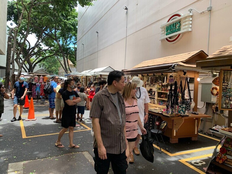 More Photos Of 5 Dukes Lane, Honolulu Storefront For Lease