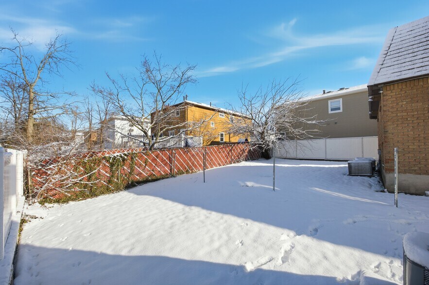 More Photos Of , Staten Island Office For Sale