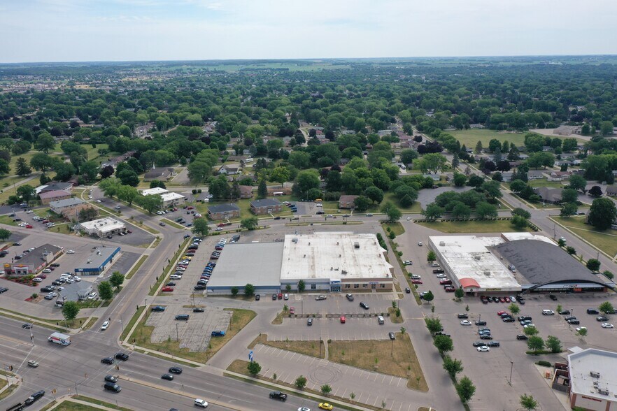 More Photos Of 1818 Milton Ave, Janesville Freestanding For Lease
