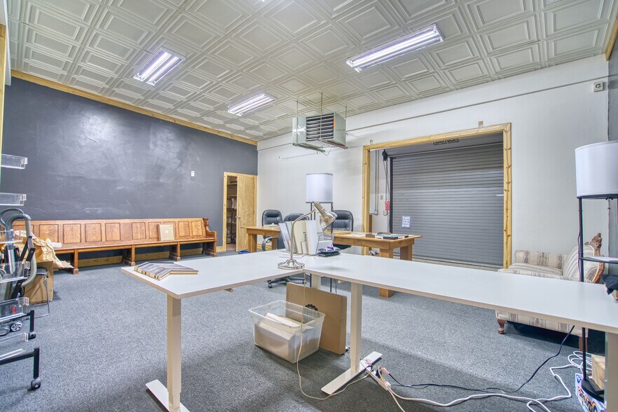 More Photos Of 422-424 Main St, Lyons Storefront For Sale