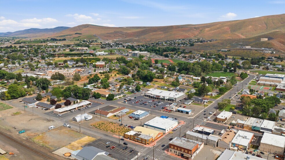 More Photos Of 602 7th St, Prosser Specialty For Sale