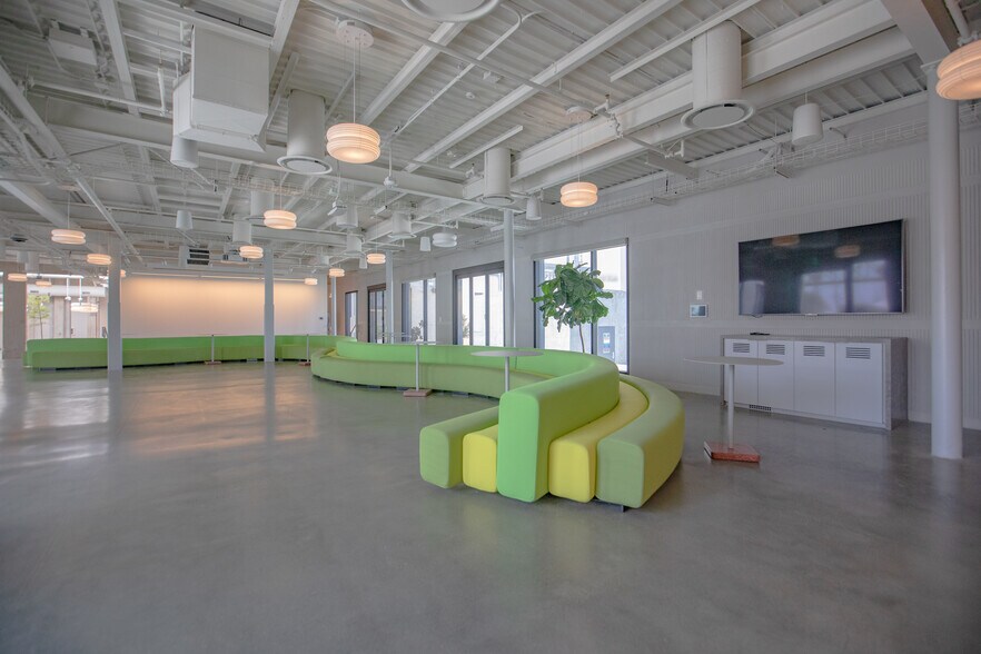 More Photos Of 3101-3102W Exposition Blvd, Los Angeles Office For Lease
