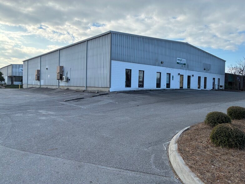 More Photos Of 6500 Windmill Way, Wilmington Industrial For Lease