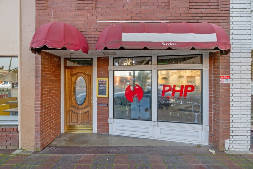 More Photos Of 143 E Tulare Ave, Tulare Storefront For Sale