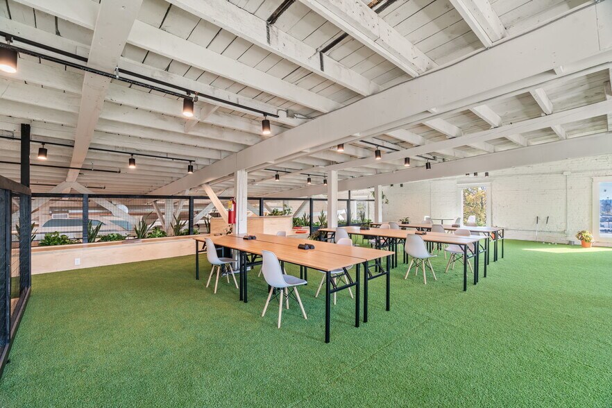 More Photos Of 828 N Broadway St, Knoxville Coworking Space