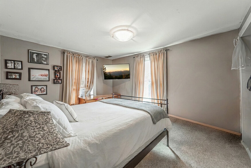 More Photos Of 419 Olive St, Branchburg Restaurant For Sale