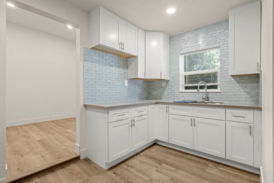 More Photos Of 1647 W 12th Pl, Los Angeles Apartments For Sale