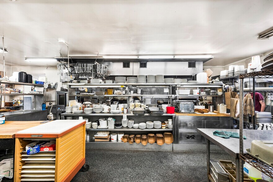 More Photos Of 67 Washington St, Auburn Storefront Retail Residential For Sale