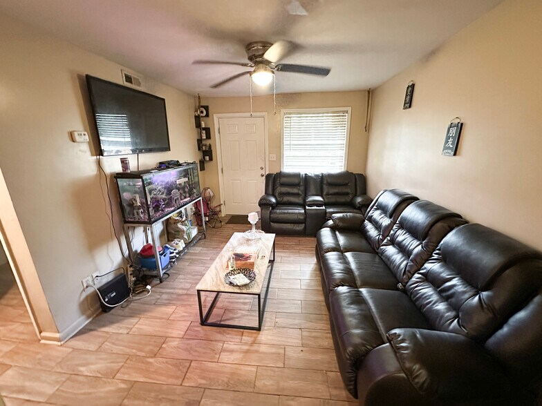 More Photos Of 208 SW Doane St, Atlanta Multifamily For Sale