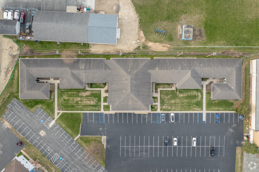 More Photos Of 6912 Spring Valley Dr, Holland Office For Sale