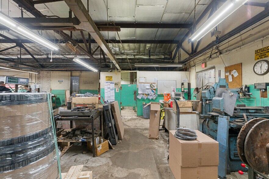 More Photos Of 906 Burnet Ave, Syracuse Warehouse For Sale