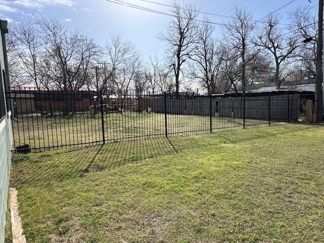 More Photos Of 9110 N Western Ave, Oklahoma City Freestanding For Lease