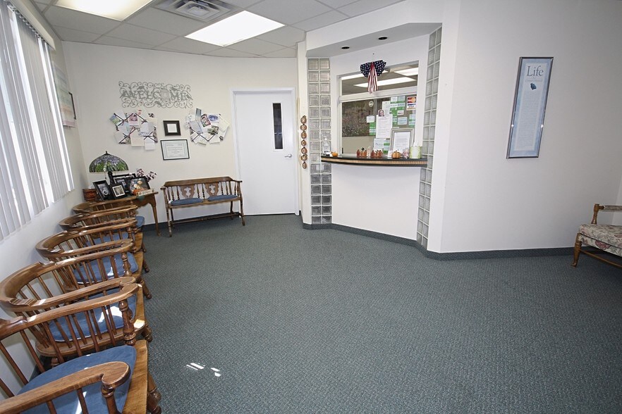 More Photos Of 15 1st St, Staten Island Office For Sale