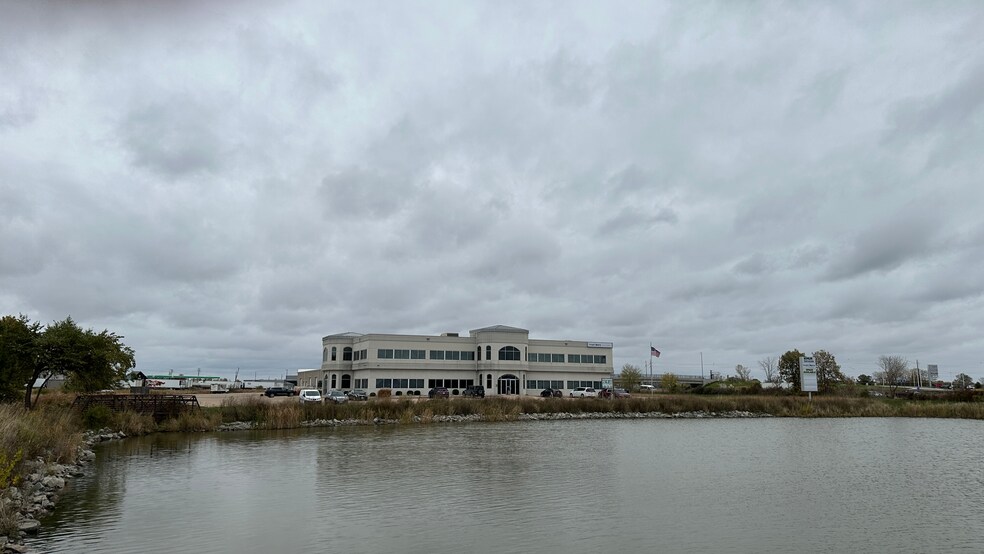 More Photos Of 3051 Progress Way, Kaukauna Medical For Lease