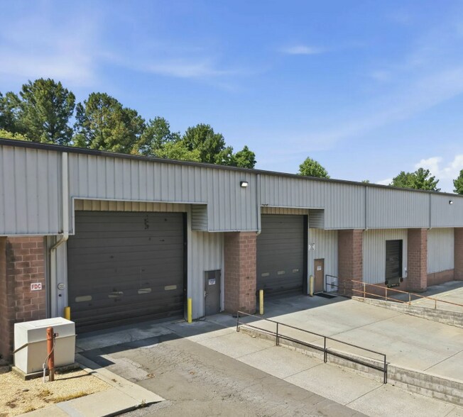 More Photos Of 2456 S Miami Blvd, Durham Warehouse For Lease