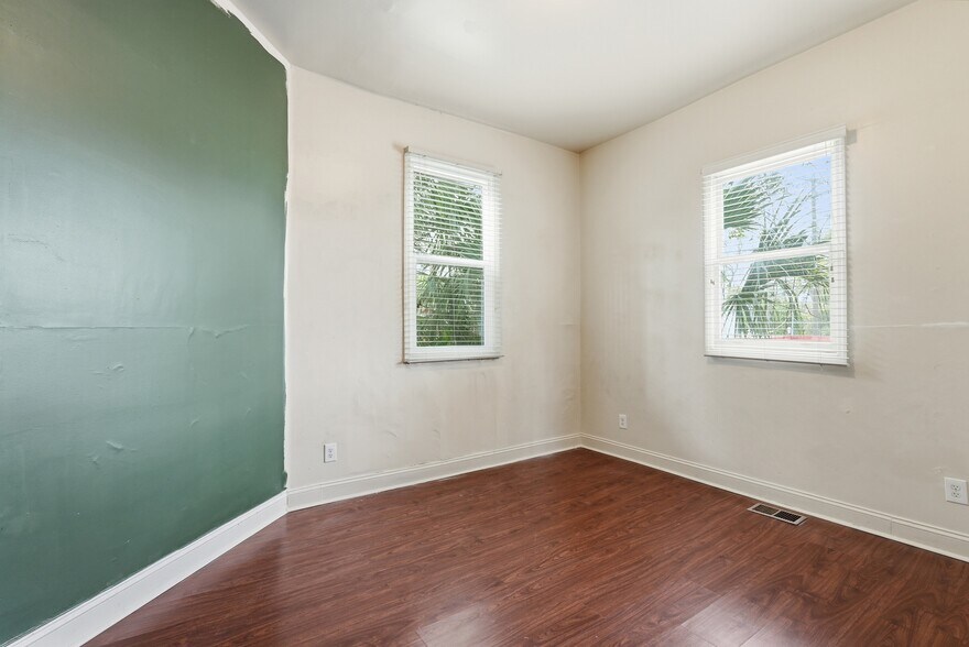 More Photos Of 309 W 41st St, Savannah Multifamily For Sale