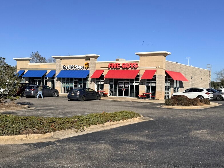 More Photos Of 5319 W US Hwy 90, Mobile Storefront Retail Office For Lease