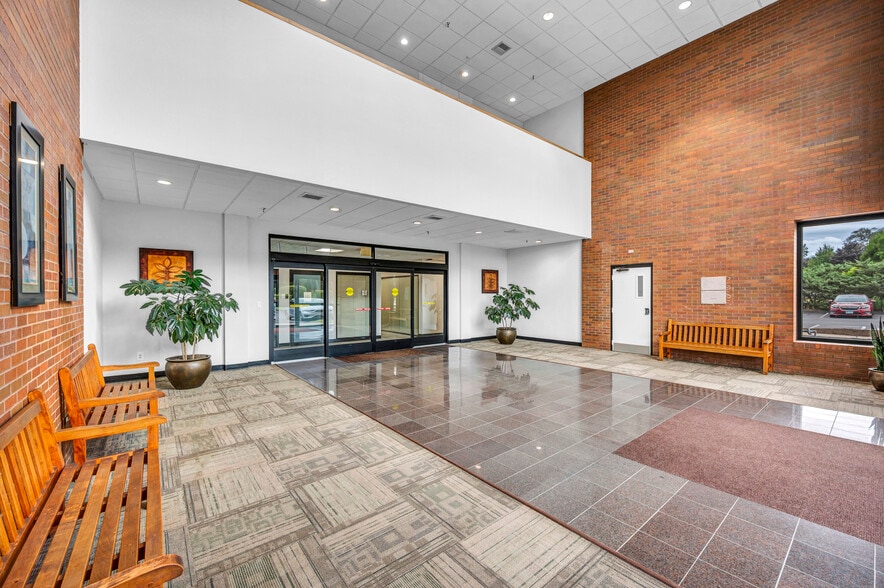 More Photos Of 290 Roberts St, East Hartford Office For Lease