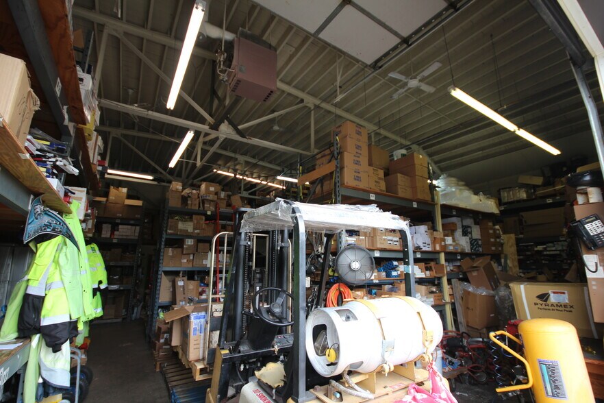 More Photos Of 537-539 Mantua Pike, Woodbury Flex For Sale