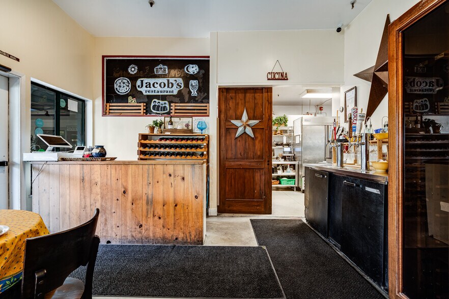 More Photos Of 1270 Broadway, Sonoma Freestanding For Sale