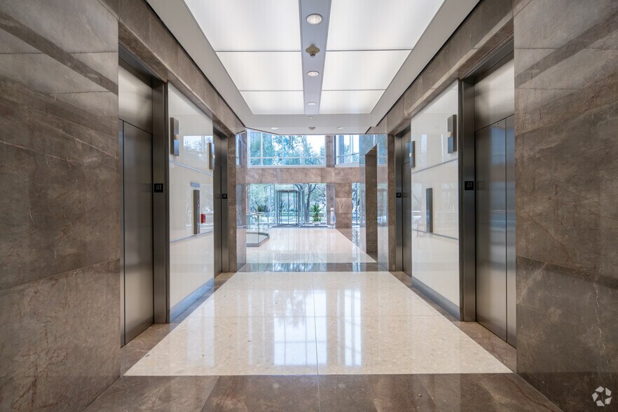 More Photos Of 12222 Merit Dr, Dallas Office For Lease