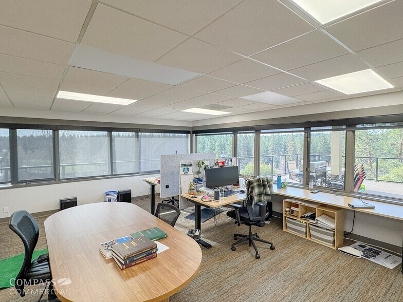 More Photos Of 1001 SW Disk Dr, Bend Office For Lease