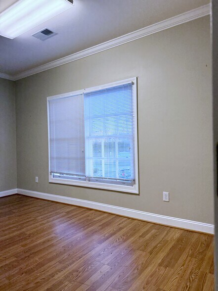 More Photos Of 2758 Electric Rd, Roanoke Medical For Lease