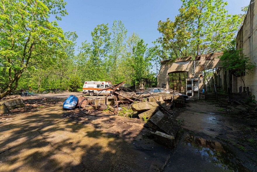 More Photos Of 311 Rose Ave, Marion Warehouse For Sale