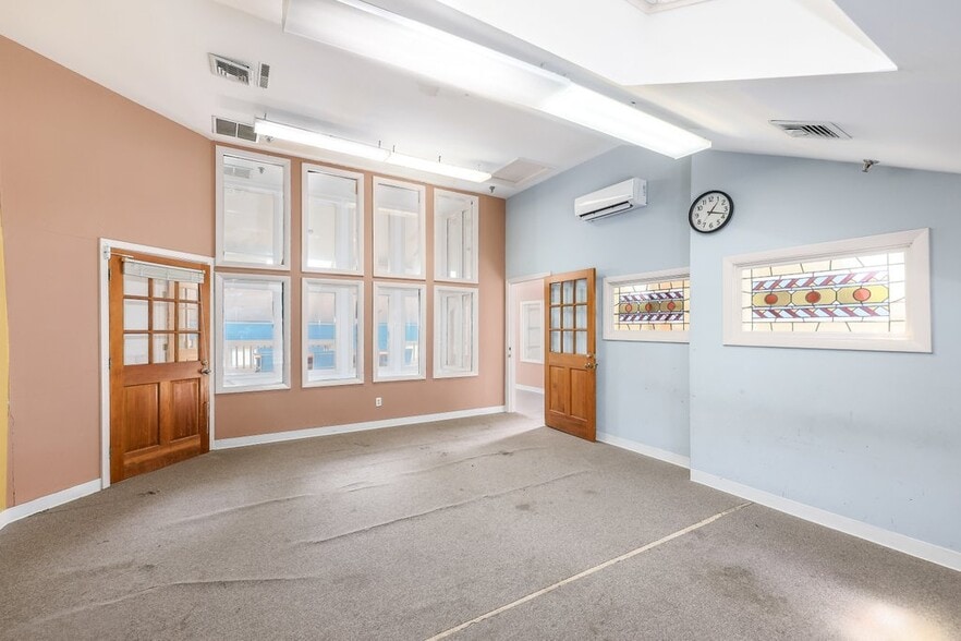 More Photos Of 86 Pleasant St, Marlborough Religious Facility For Sale