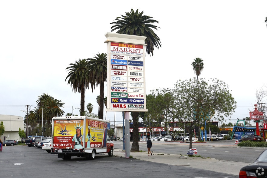 More Photos Of 21001-21015 Sherman Way, Canoga Park Freestanding For Lease