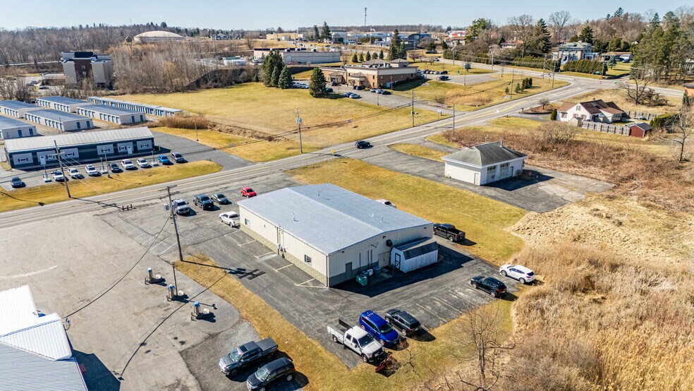 More Photos Of 636 W Washington St, Geneva Office For Sale