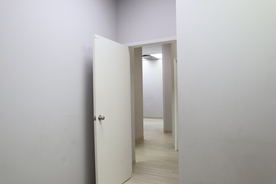 More Photos Of 2120 Eglinton Ave W, Toronto Office For Lease
