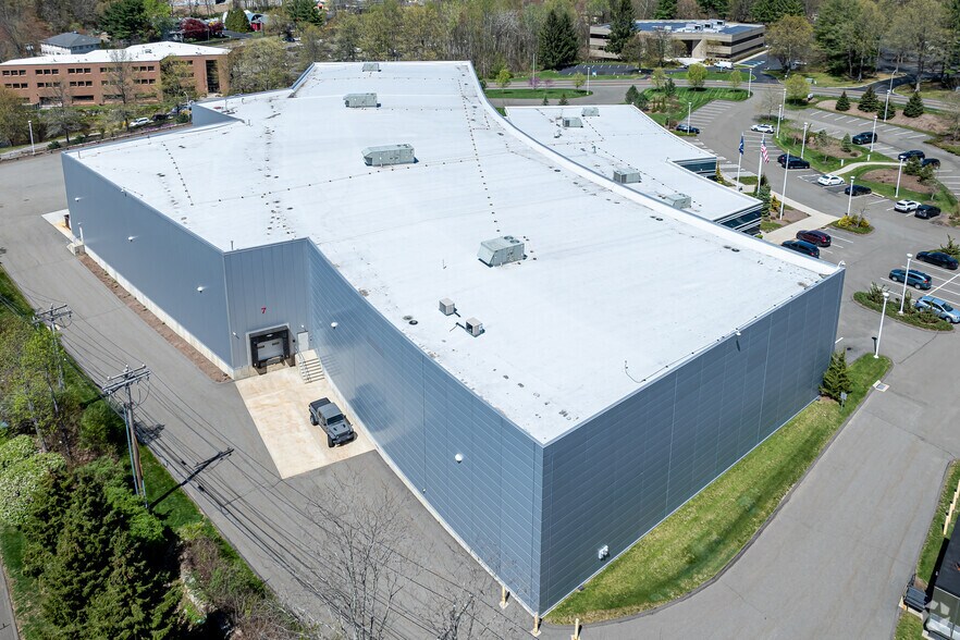 More Photos Of 50 Corporate Dr, Trumbull Distribution For Lease