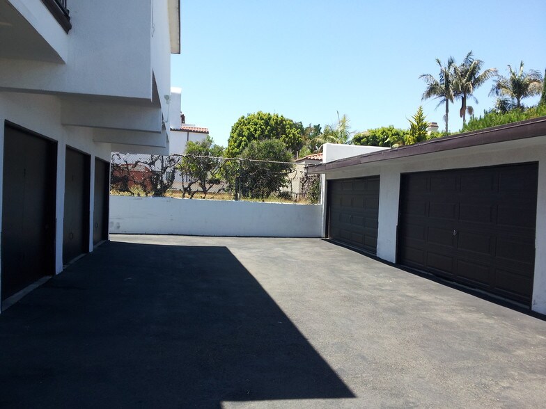 More Photos Of 1643 Artesia Blvd, Manhattan Beach Apartments For Sale