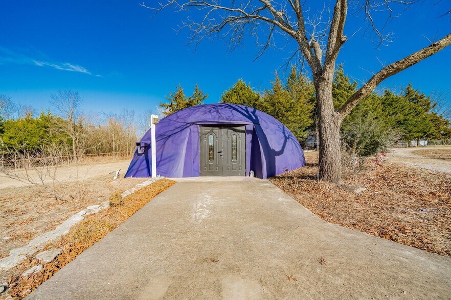 More Photos Of 691 Bear Rd, Van Alstyne Specialty For Sale