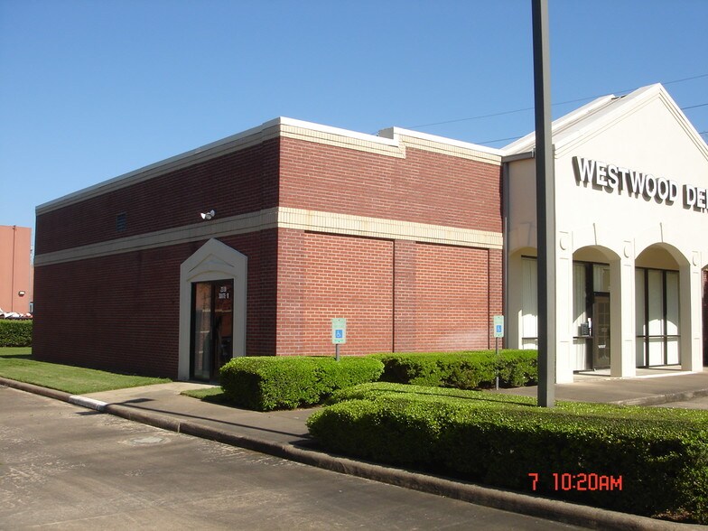 More Photos Of 2310 Settlers Way Blvd, Sugar Land Freestanding For Lease